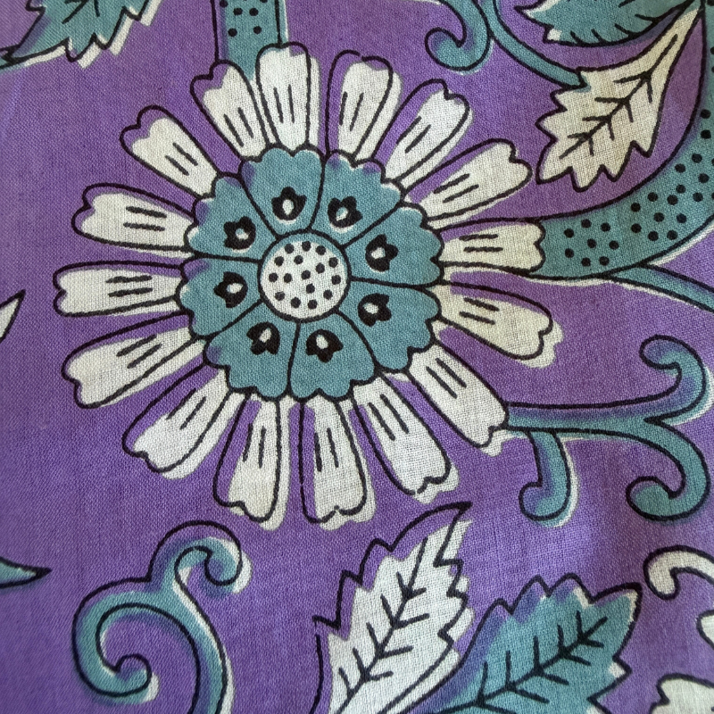 Daisy Scroll Lavender