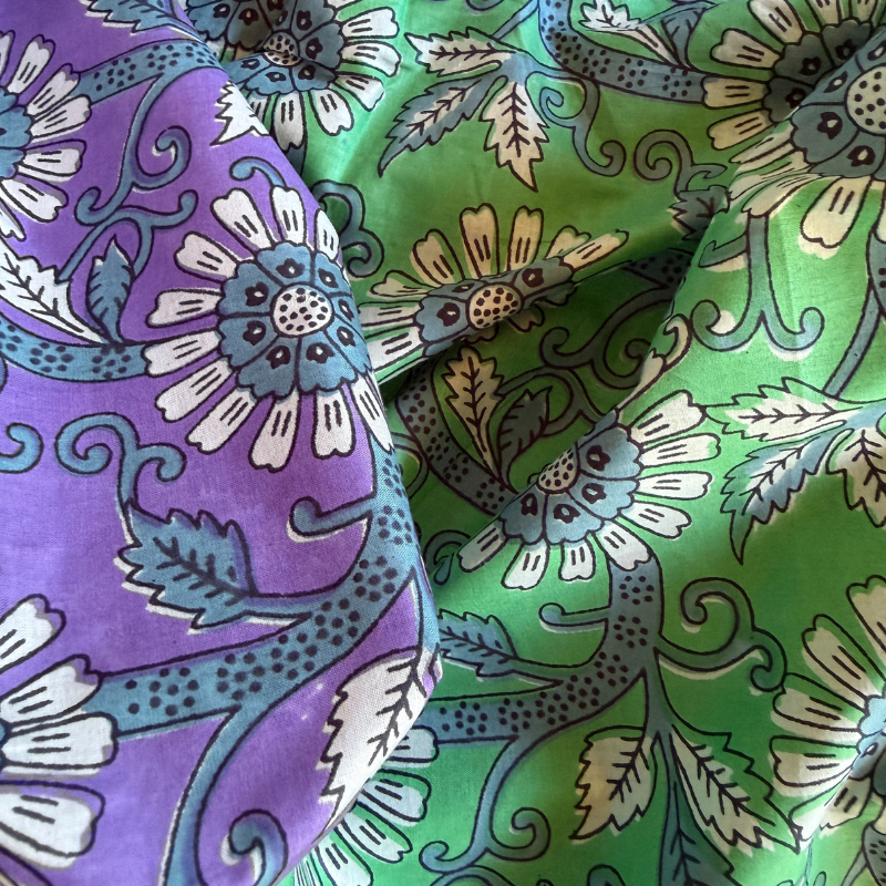 Daisy Scroll Lavender