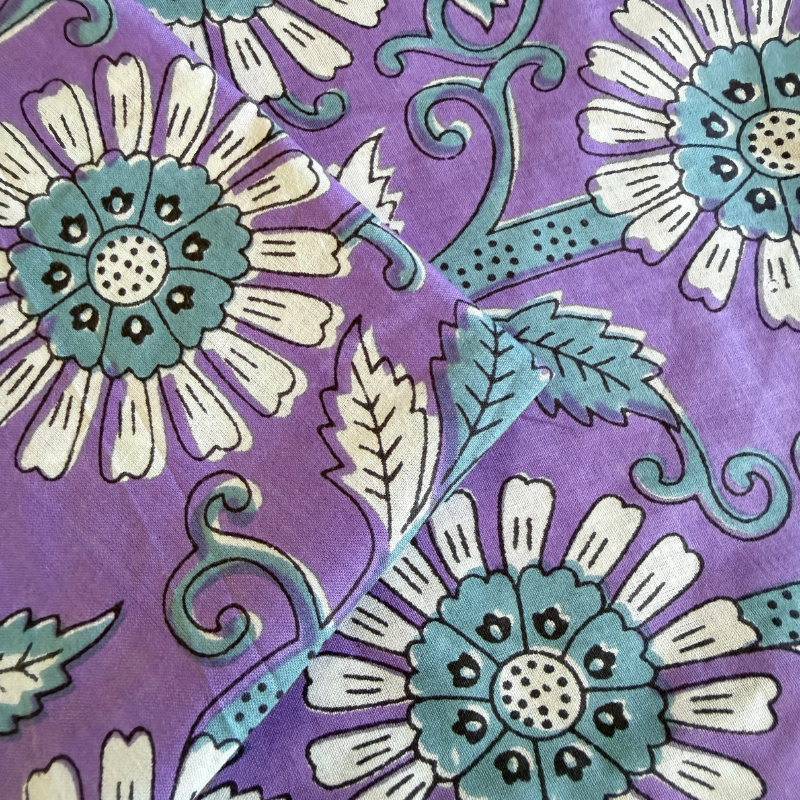 Daisy Scroll Lavender